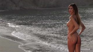 Porn online Photodromm presents claudia theshoreline 4-3