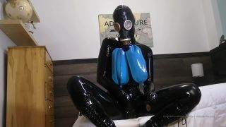 VickyDeVika - Double Blue Bags Part 2, 3.-1