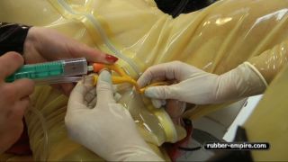 Rubber - Empire - Madame Gillette Und Lady Ashley: Extremly Tubed 1 HD - Latex-7