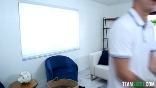 [ExxxtraSmall] Khloe Kapri [10.09.25] [1080p]-0