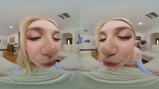 Maisey Monroe Thicc Thrills in Teen VR Blowjob Scene-2