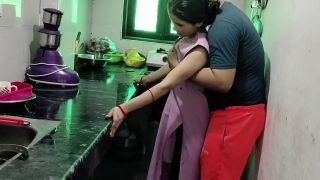 Rough Sex Muslim naukrani ko kichen me hi pakad ke bur me land daal diya-2