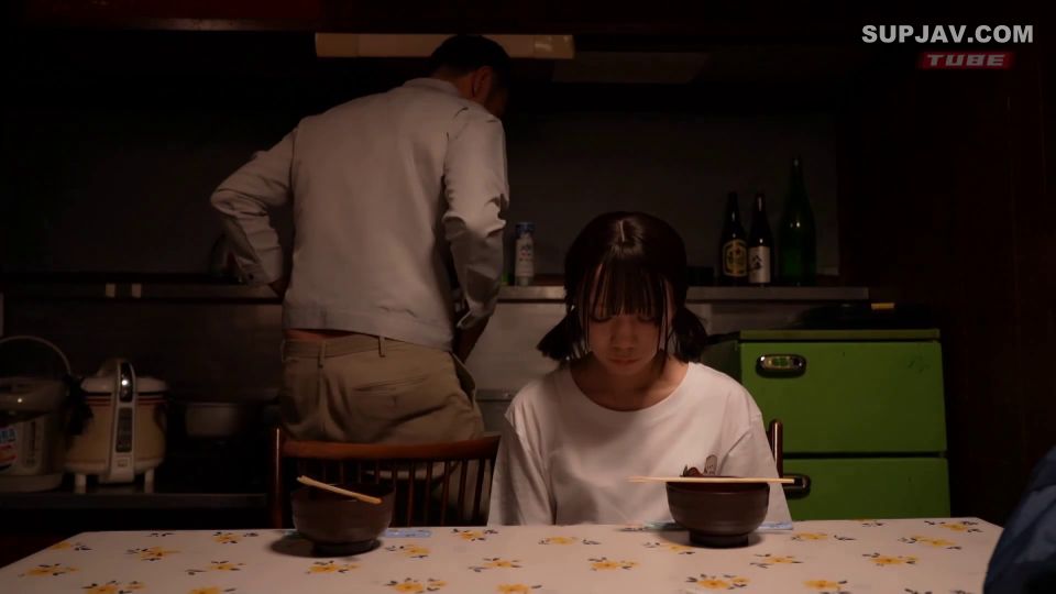 Reducing Mosaic FTHTD-142 ある日、身寄りのない子を俺の家で預かることになった。娘のように接していたが献身的に身体を差し出してきたので…日向由奈