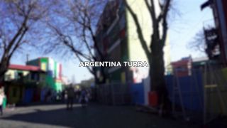 La Morena Argentina Turra Está En La Calle Caminito-1