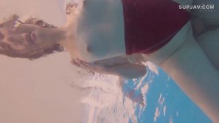 Reducing Mosaic DVMM-213 一般男女モニタリングAV 水泳部アスリート限定 競泳水着の女子大生が固定バイブ平泳ぎに挑戦！水面が揺れるほどの激震バイブをオマ○コに挿入したままプールを泳ぎ切ったら高額賞金！溺れるほど脚ガックガク痙攣イキしすぎて途中棄権したJDに水中即ハメ！びしょ濡れプー…-0