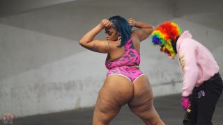 GIbbyTheClown - 99 Cent Store Brings Two Whores Together - Public Blowjob-9