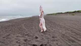 [Onlyfans] lucylaistner -15-07-2020-81199645-ocean-1