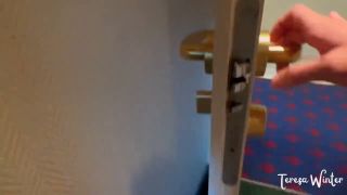 [K2S.CLUB] Teresa-Winter - Hotelgast gefickt - Hat er sich wirklich ausgesperrt - HD 720P-1