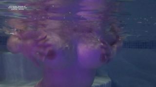 underwater boobies and pussy play Sexxy Bunny-7