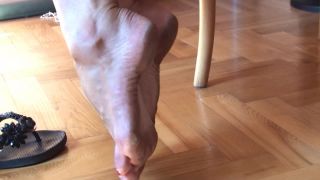 7148 Foot dominance, Footfetish, licks feet-9