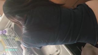 [FC2 PPV-1055119] 【個人】リビングでお子さんたちがいる中で…必死に声を堪えながらも犯される美人妻 1055427 を知らない女優が流出した-5
