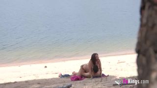 Alba Colegiala - Sex On nude Beach Spy Cam (Amateur porn)-0