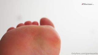 Xgiantess - Story Your roommate wakes you up so you can help her study 1 0dc1 (Fetish porn)-5