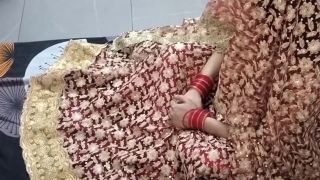 Desi Village Dulhan ko paise dekar bhaga kar oyo le gya-3