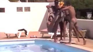 Carmen Shy - BTS - swimming pool and 3  boys-8