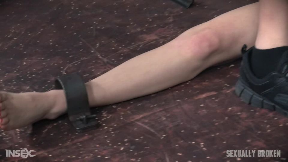 Stephie Staar is bound on a vibrator, while being brutal...