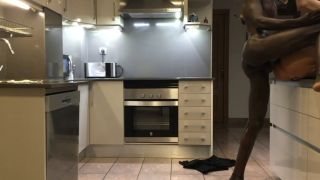 Vini Se Folla A Victoria En La Cocina-6