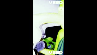 Smoking SHE HULK PARODY COSPLAYS IN GREEN DRESS AND GIVES BIG DICK BLOWJOB SPITS DEEPTHROAT AND GAGGING-2