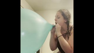 Many Vids - Buttplugbetty Balloon Fun Compilation - Manyvids-8