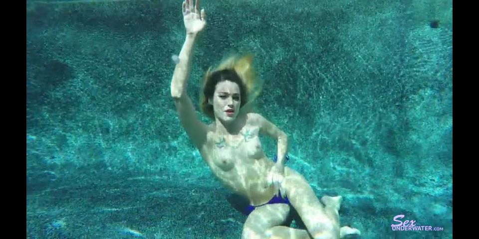  SexUnderWater presents roxxy renay gc2 12k, teens on teen