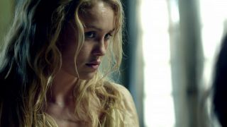 Jessica Parker Kennedy, Hannah New – Black Sails s01e02 (2014) HDTV 1080p - [Celebrity porn]-5