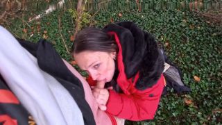 [K2S.CLUB] Saskialove87 - Mutti bläst kleinen Schwanz im Wald leer - SD 404P-5