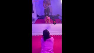 Mi maestro de yoga me folla duro hasta llenarme de leche-2
