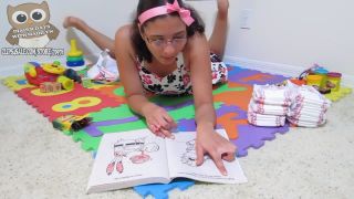 Diaperedonline2Madilyn Madilyn Coloring in Pullups Potty-0