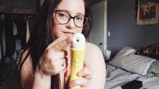 M@nyV1ds - CaityFoxx - Banana Toy Review-1