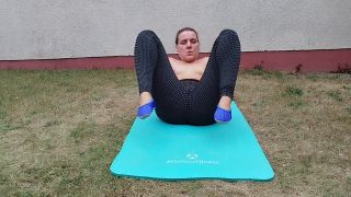[K2S.CLUB] Celina-Ballerina - Geile Yoga Übung mit Gymnastik Schuhen im Garten. Sei dabei - FullHD 1080P-3
