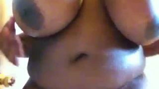 candid – amature flashing her enormous 40J Mature!-9