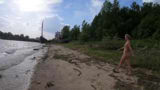 Naked Girl Nude girl came to an abandoned ship-1