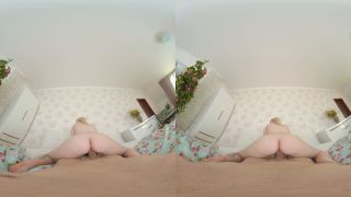 Julia Cute - Instant Mood Improvement - Czech VR 799-2