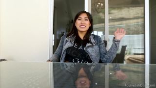 Mia Li Behind The Scenes Mia Li 1 280-3