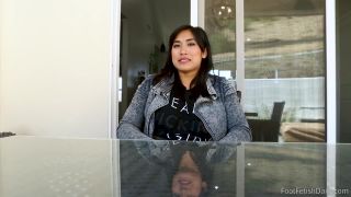 Mia Li Behind The Scenes Mia Li 1 280-5