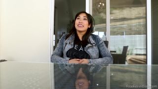 Mia Li Behind The Scenes Mia Li 1 280-8