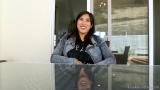 Mia Li Behind The Scenes Mia Li 1 280-9