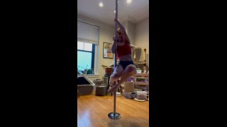 marinadove 2022-02-04 2352866749 been a hot minute since I’ve done any pole danci-6