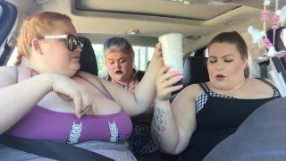 Drive Thru Run- 3 Fatties Eating in the BBW!-2