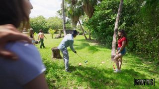 [HesGotRizz] Tess Thompson Bucket Golf [10.11.25] [1080p]-2