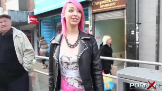 Pink hair slut flashing in public*-3