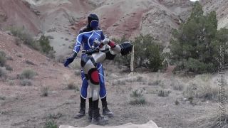 7571 Latex Slavegirl Used Outdoor On Mars-1