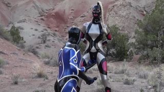 7571 Latex Slavegirl Used Outdoor On Mars-6