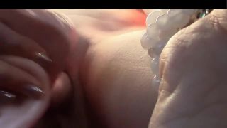 113438 Hot amateur masturbates in her car.-5