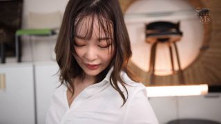 My sadistic boss with a perfectly toned ass seduces me with her bare ass and pantyhose-covered hips! She punishes me with her superior attitude and strict training, Minazumi Seira ⋆.-1