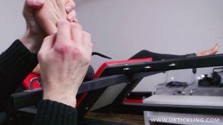 UKTickling - Katie 14.-4