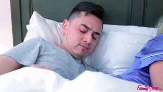 FamilySwap – Andi Avalon and Emma Rosie Andi Avalon, Emma Rosie  family porn-1