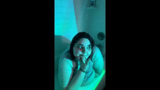 Fetish porn Yoursiren1 Takes A Bath While Streaming Yoursiren1-3
