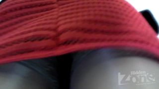  Voyeur upskirt – Under the skirt of a slender blonde in a short red skirt (AVI, HD, 1280×720) on voyeur -5