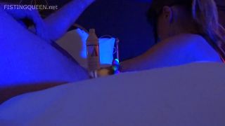 FistingQueen glowfisting 1 hd  1080p-1